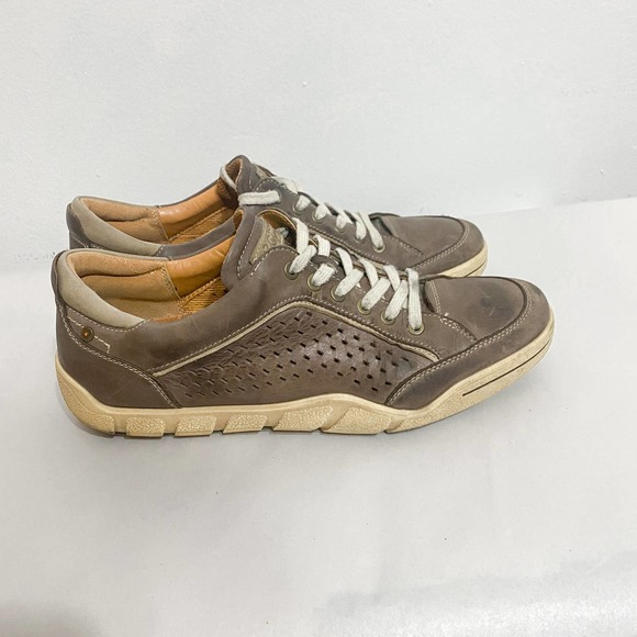 ecco perforated leather sneaker